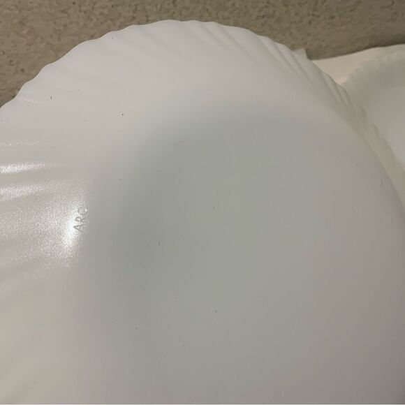 Arcopal Set Caracas Feston Uni Milk Glass Scalloped 3 dinner & 3 Salad Plates - Picture 6 of 6